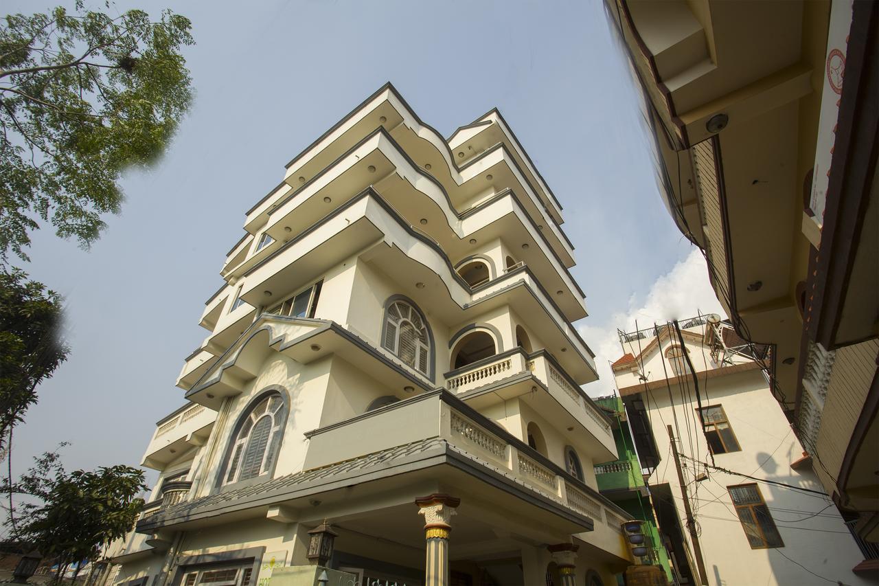 Oyo 145 Sirahali Khusbu Hotel &Lodge Kathmandu Esterno foto