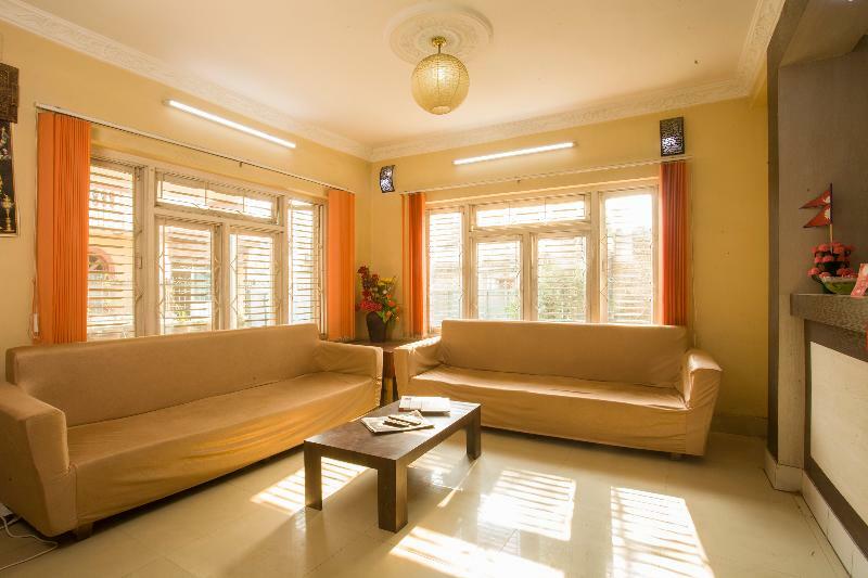 Oyo 145 Sirahali Khusbu Hotel &Lodge Kathmandu Esterno foto