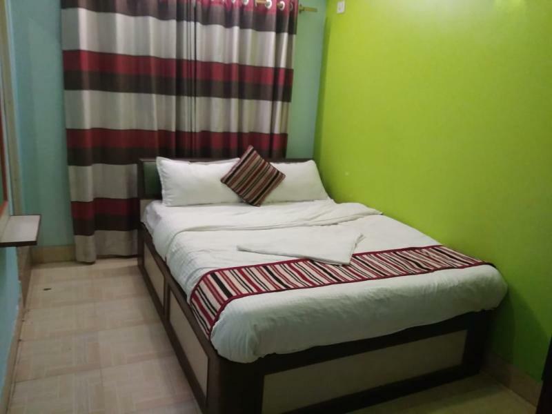 Oyo 145 Sirahali Khusbu Hotel &Lodge Kathmandu Esterno foto