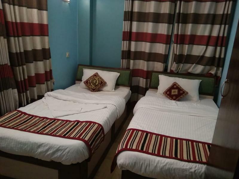 Oyo 145 Sirahali Khusbu Hotel &Lodge Kathmandu Esterno foto