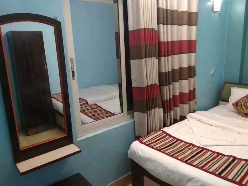Oyo 145 Sirahali Khusbu Hotel &Lodge Kathmandu Esterno foto